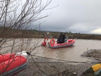 KURTARMA EKİBİ - Kayıp Balıkçının Teknesine Ulaşıldı