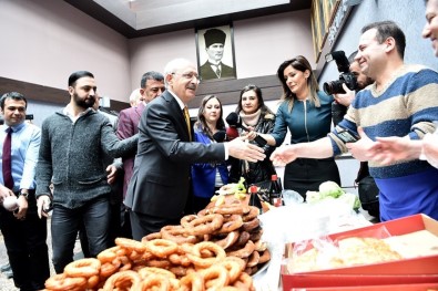 Kılıçdaroğlu, Sokak Ekonomisi Çalıştayı'na Katıldı