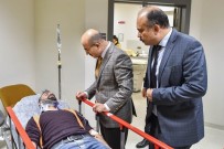 MAHMUT DEMIRTAŞ - Vali Demirtaş Yaralanan İşçileri, Hastanede Ziyaret Etti