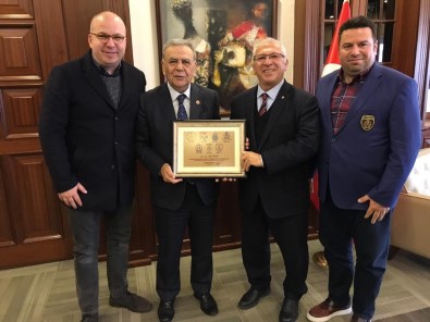 Altınordu'nun Başkanı Özkan'dan Kocaoğlu'na Davet