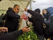 İSMAİL YILMAZ - Büyükşehir Başkanı Aktaş, Tanzim Satış Noktasında Vatandaşa Hizmet Etti