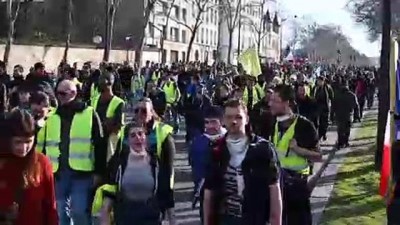 Fransa'da Sarı Yelekliler Gösterilerin 14'Üncü Haftasında Sokaklarda