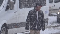 GÜNEŞLİ HAVA - Sarıkamış'ta Kar Hayatı Olumsuz Etkiledi