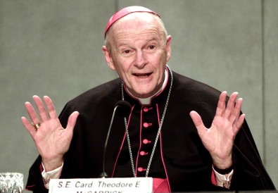 Vatikan'da cinsel taciz skandalı