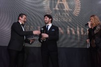 AHMET SELÇUK İLKAN - Yunus Çekiç'e 'Yılın En Başarılı Psikoloğu' Ödülü