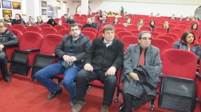 Burhaniye'de İnternet Bağımlığı Konferansı