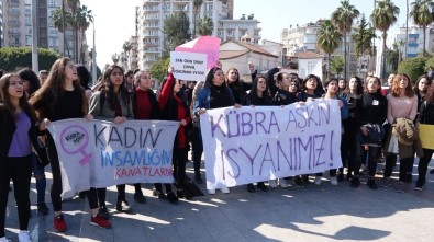 Öğrencileri Kübra Öğretmen Cinayetini Protesto Etti