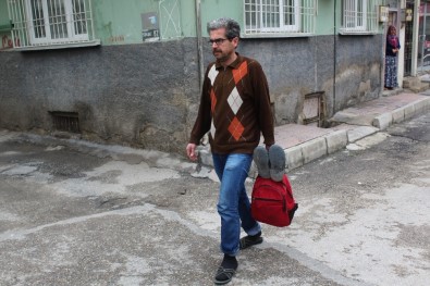 Hastalığı Nedeniyle İnsan İçine Çıkmak İstemiyor, Tek İsteği Emekli Olabilmek