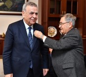 AZIZ KOCAOĞLU - Başkan Kocaoğlu'nu Duygulandıran Ziyaret