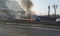 TRAFİK YOĞUNLUĞU - Yanan Araçtan Son Anda Kurtuldular