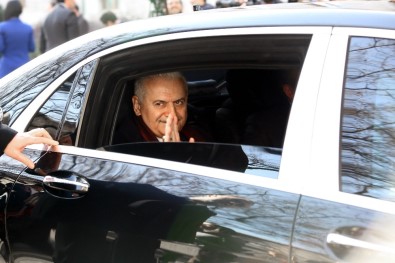 Binali Yıldırım, TBMM Başkanlığı Görevini TBMM Başkan Vekili Adan'a Devretti