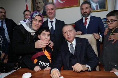 Cumhurbaşkanı Erdoğan'a Anlamlı Hediye