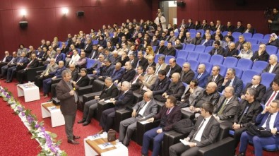 Elazığ'da 'Etkili Yönetim Ve Liderlik' Konferansı