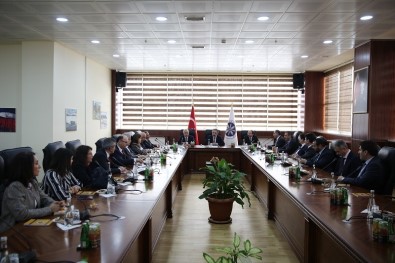 ETÜ Rektörü Prof.Dr. Çakmak, 'Yeni Nesil Üniversiteler' Değerlendirme Toplantısına Katıldı