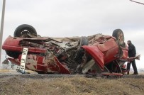 Hastane Yolunda Takla Atan Otomobilde Anne Ve Oğlu Yaralandı