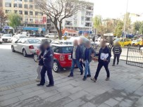 SOĞUCAK - Kuşadası'nda Villaya Uyuşturucu Baskını Açıklaması 3 Tutuklama.