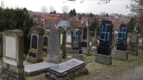 FRANSA CUMHURBAŞKANI - Macron Saldırıya Uğrayan Yahudi Mezarlığını Ziyaret Etti