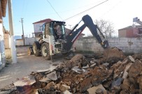PELITKÖY - Pelitköy'de 62 Bin Metrekare Parke Döşendi