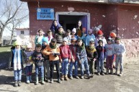 TÜRK BAYRAĞI - Siverek'te Hayallerimin Elinden Tut Projesi Öğrencilerin Yüzünü Güldürdü