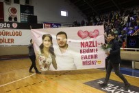 GENÇ KIZ - Basketbol Maçında Sürpriz Evlilik Teklifi