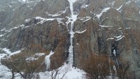 Erzurum'da Buz Şelalesine Nefes Kesen Tırmanış Haberi