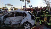 MEHMET KARA - Kırmızı Işıkta Geçen Minibüs, Polis Memurunun Ölümüne Neden Oldu