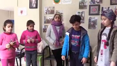 Üniversiteli Gönüllüler, Suriyeli Çocukları Oyunlarla Eğitiyor