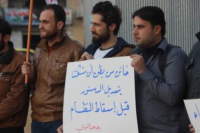 Azez'de, Rejim Bombardımanına Karşıtı Protesto