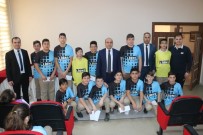 BÜLENT BAŞ - Balıklıçeşme Ortaokulu Hentbol Takımı Ödüllendirildi