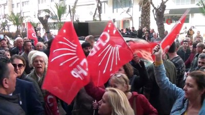CHP İzmir İl Başkanlığı Önünde Protesto