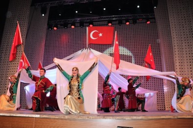 Devlet Halk Dansları Topluluğu'nun Karabük'teki Gösterisine Büyük İlgi