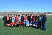 AHMEDI HANI - Erciş'te 'Yıldız Erkek Ve Kız Futbol' Müsabakaları