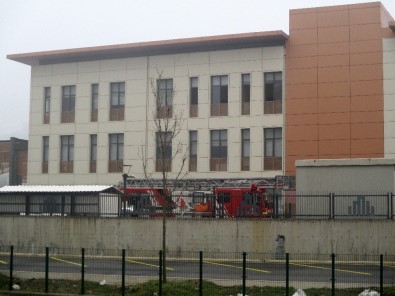 Göztepe'de üniversitede yangın paniği