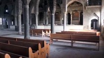 ERMENİ KİLİSESİ - Teröristlerin Tahrip Ettiği Cemaat Kiliselerini Devlet Restore Ediyor
