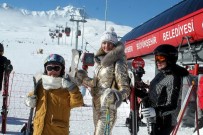 KAPALI ÇARŞI - Yabancı Turistler Erciyes'ten Mutlu Ayrılıyor