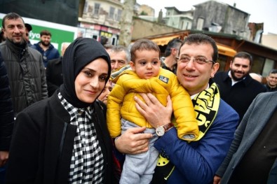 AK Parti Standından İmamoğlu'na Lokum İkramı