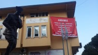 DP'li Belediye Başkanı İlçede 'Andımız' Pankartları Astırdı