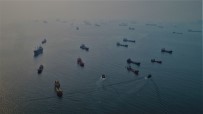 GEMİ TRAFİĞİ - İstanbul'da Gemilerin Sis Esareti