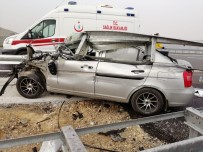 KOLDERE - Manisa'da Trafik Kazası Açıklaması 3 Yaralı