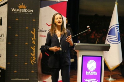 SAÜ'de Sektör Zirvesi Başlıklı Konferans Düzenlendi