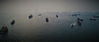 GEMİ TRAFİĞİ - Yüzlerce Gemiye Sis Engeli