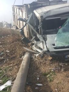Bandırma'da Kamyon Kazası  Açıklaması 1 Yaralı