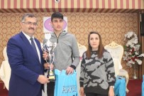 VOLEYBOL TAKIMI - Filenin Şampiyonları Yemekte Buluştu