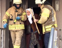 YAŞLI KADIN - Sultangazi'deki Yangında Bir Annenin Korku Dolu Anları