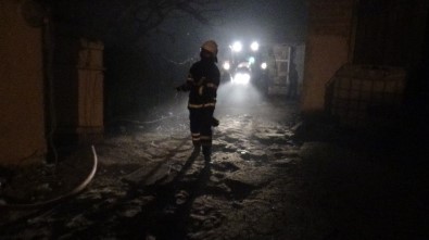 Tekirdağ'da Köyde Korkutan Yangın