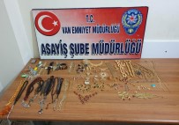KİRALIK ARAÇ - Van'da 1 Milyon TL'lik Kasa Hırsızlığı