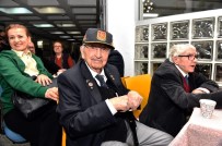 ÜCRETSİZ İNTERNET - Başkent'te Bulunan 'Yaşlılar Ve Gençler Bilgi Erişim Merkezi' Yoğun İlgi Görüyor