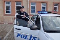 POLİS KIYAFETİ - Hayali Gerçekleşti, Bir Günlüğüne Trafik Polisi Oldu