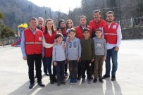 Türk Kızılayı Çayeli'nde Minikleri Sevindirdi Haberi
