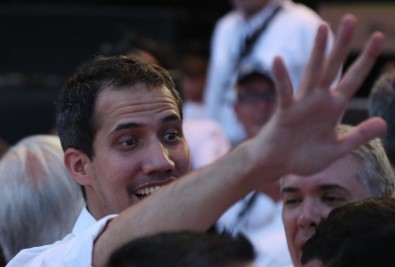 Venezuela, Kolombiya ile olan kara sınırlarını kapattı